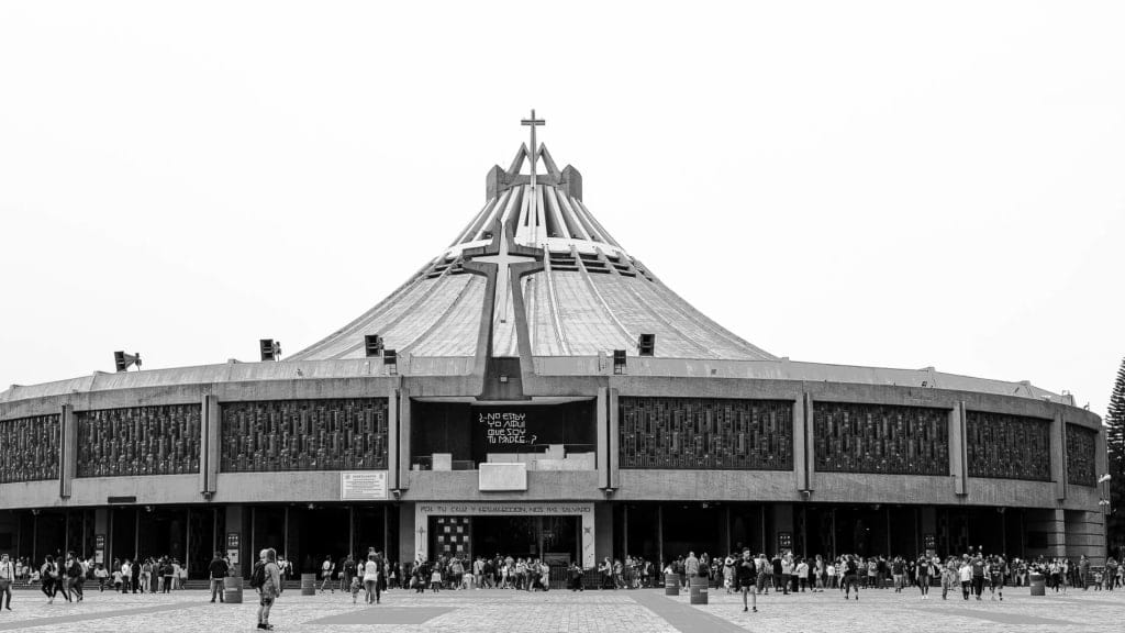 📸 Visita Fotográfica a la Basílica de Guadalupe: Capturando la Fe y la Cultura