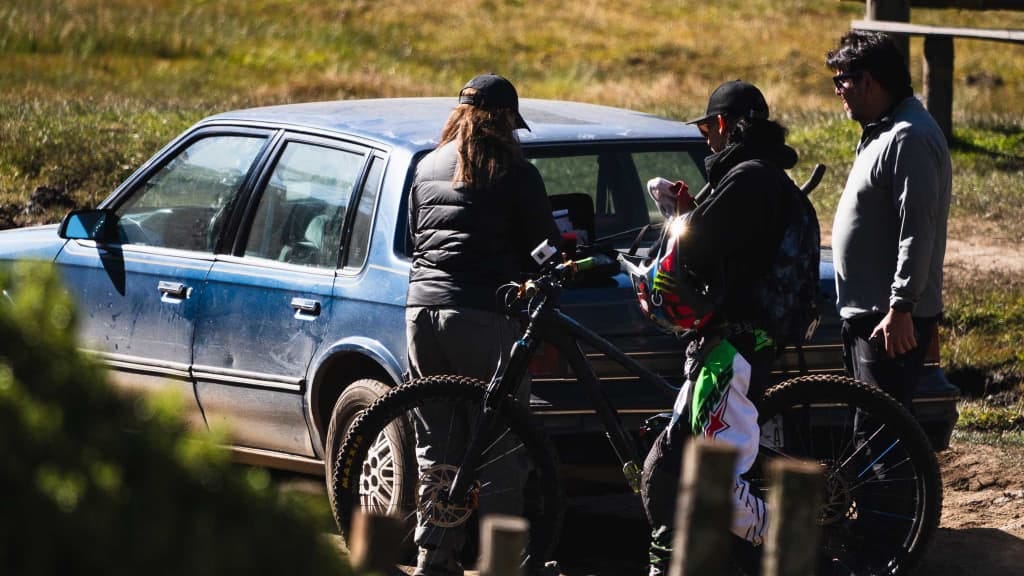 Fotografías de Downhill en Acción: Sigma Day y la Adrenalina en la Montaña